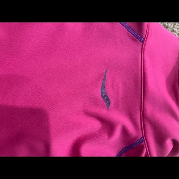 Saucony Quarter Zip Workout Pullover - Picture 4 of 6